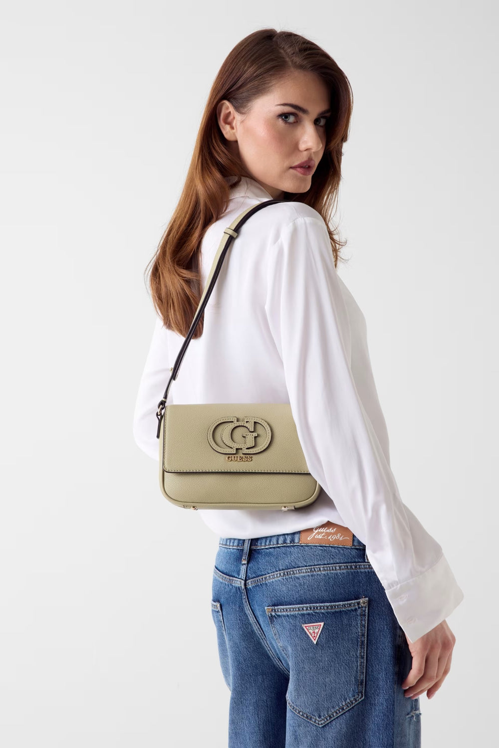 GUESS Manyetik düğme kapama Çanta HWBG9905210