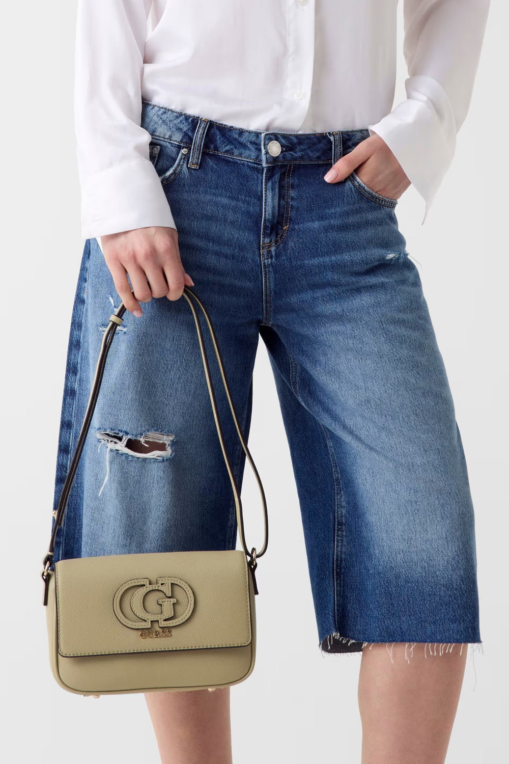 GUESS Manyetik düğme kapama Çanta HWBG9905210