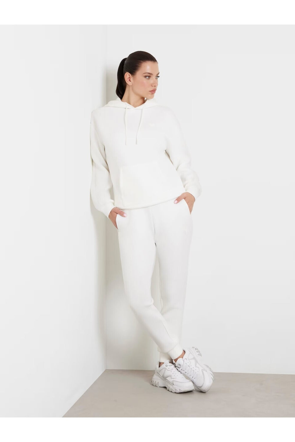 GUESS Yan Logo Şeritli Jogger Pantolon  V2YB18K7UW2