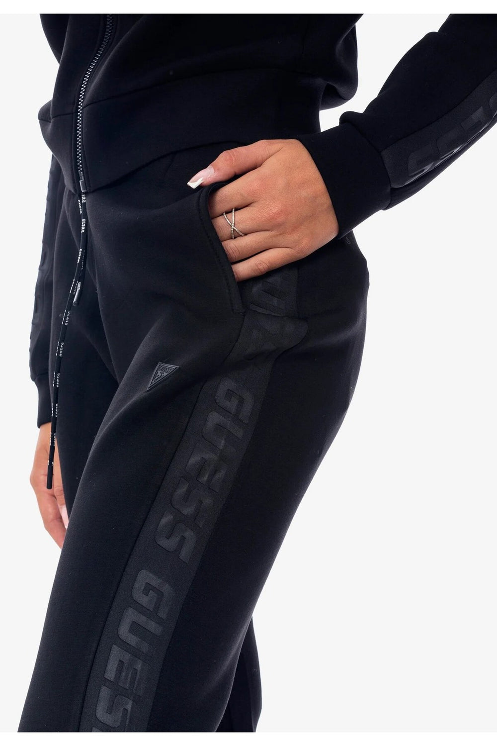 GUESS Yan Logo Şeritli Jogger Pantolon  V2YB18K7UW2