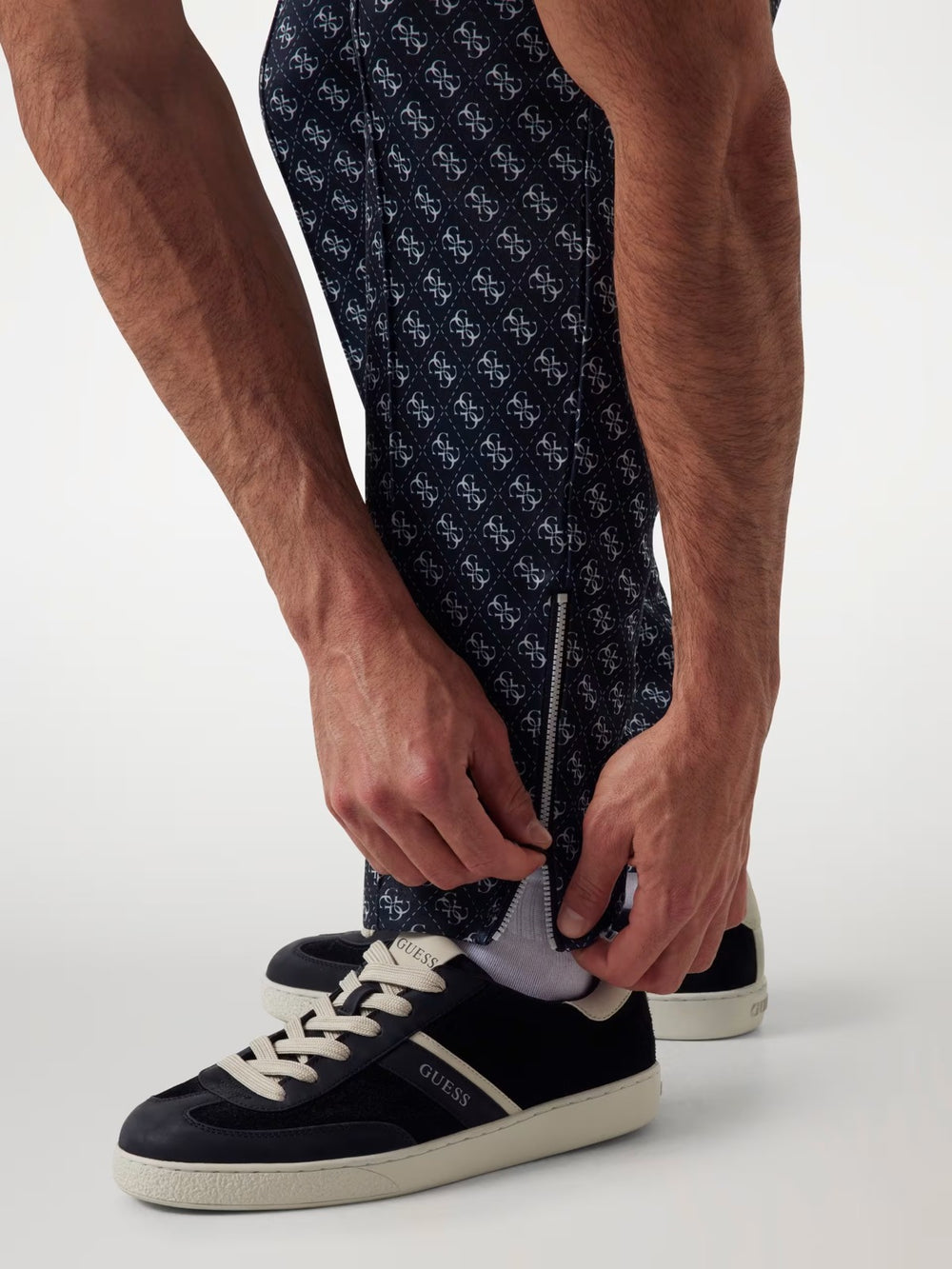 GUESS Her yerinde logo bulunan jogger pantolon Z2BB05FL04Q-26k