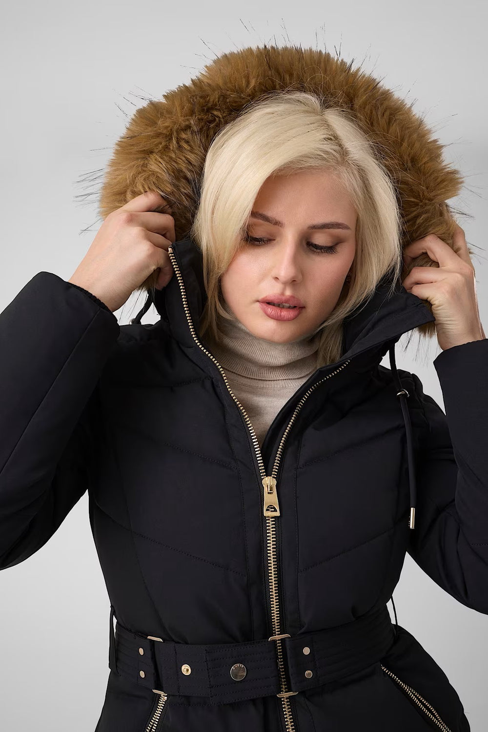GUESS Kemerli Kısa Şişme Mont W6BL58W4197