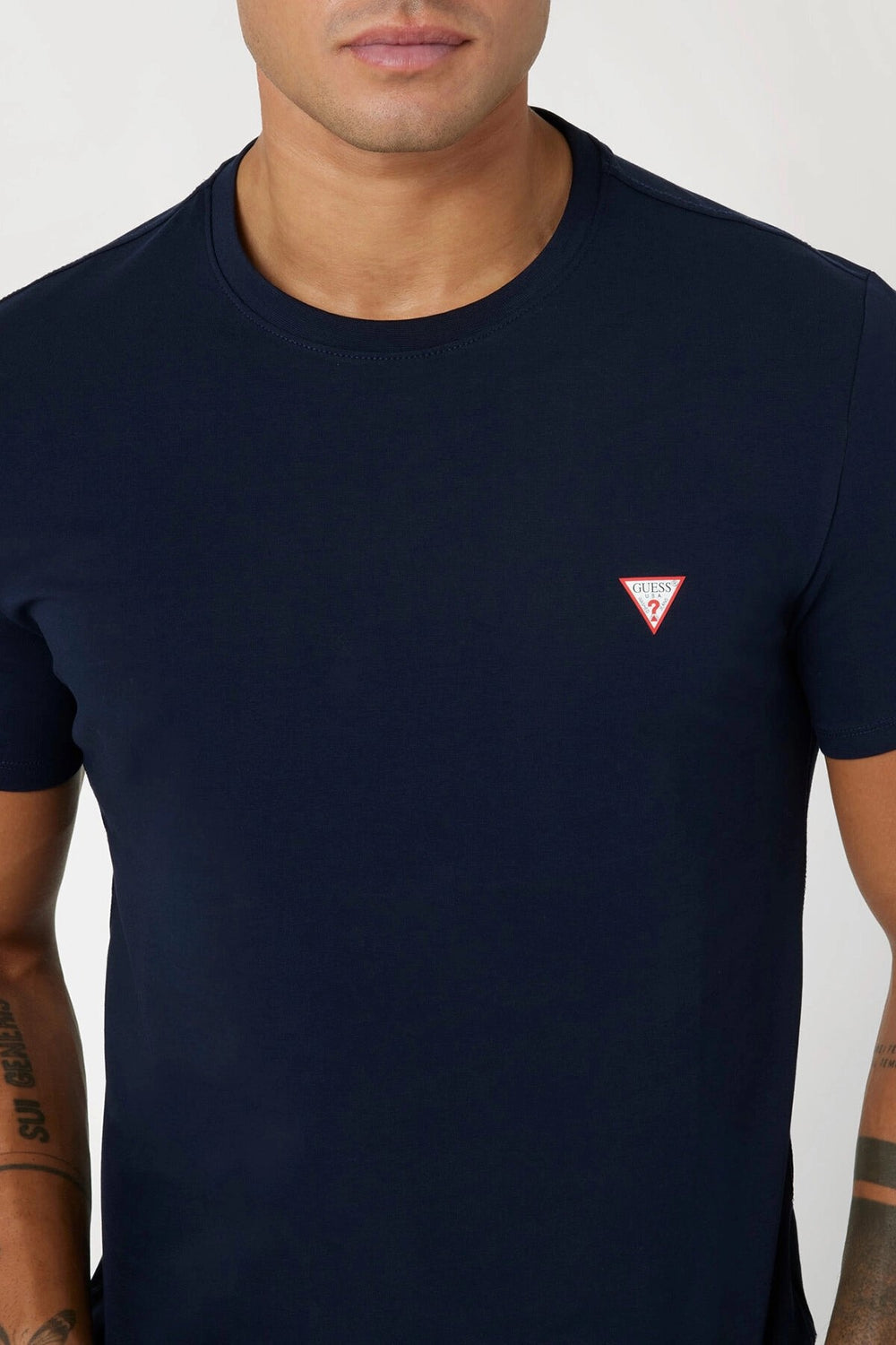 GUESS Classic Mini Üçgen Logolu T-SHIRT M2YI24J1314
