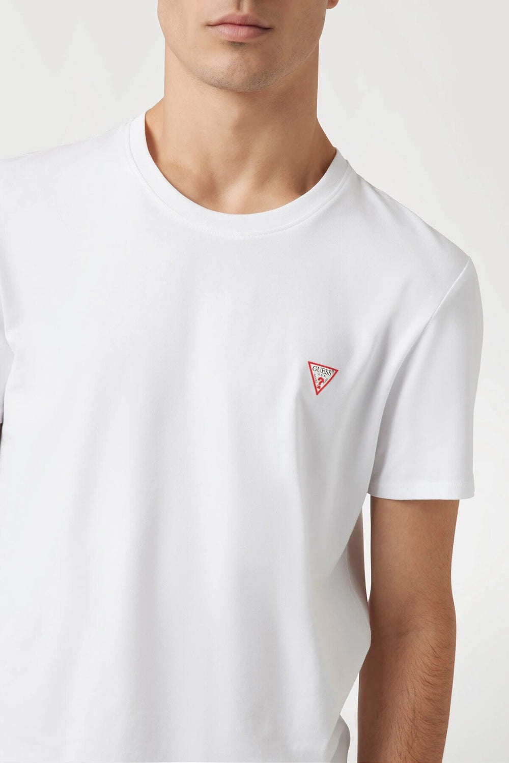 GUESS Classic Mini Üçgen Logolu T-SHIRT M2YI24J1314