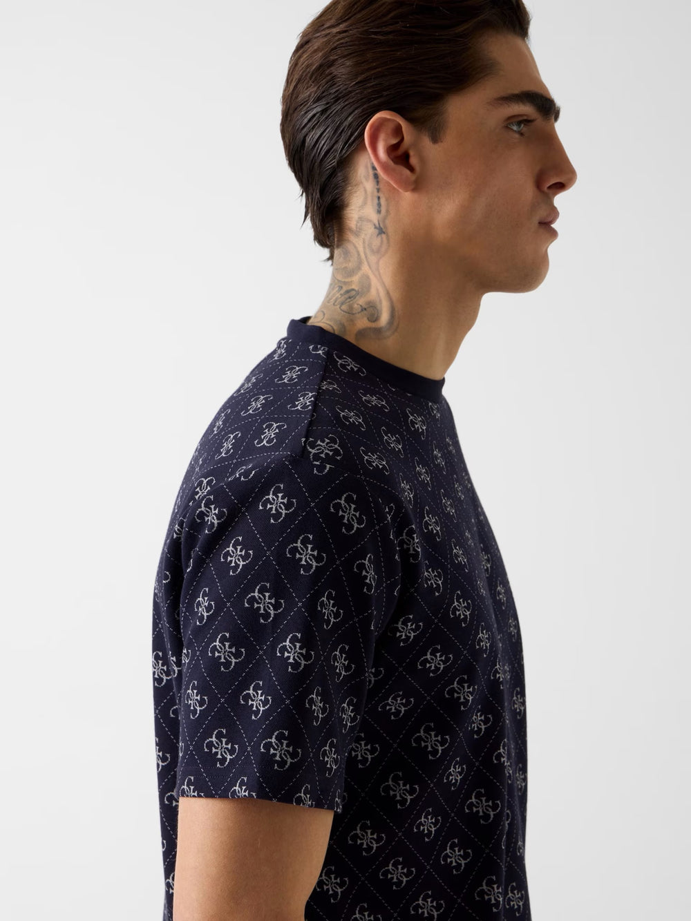 GUESS Jacquard Logo T-Shirt M6GP34K3200