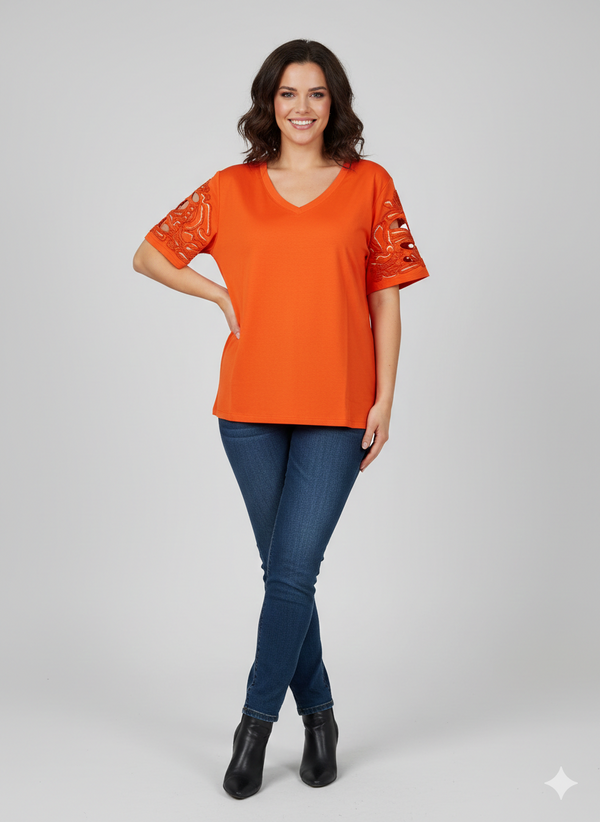 CENTİLMEN V Yaka Kol İşlemeli T-shirt 7025